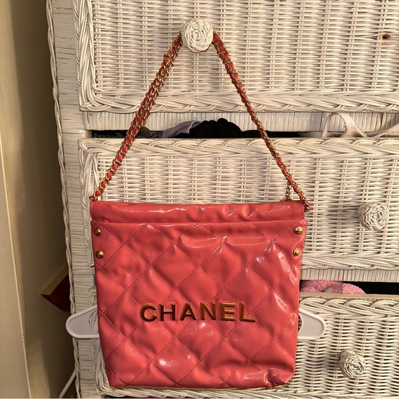 Handbags - Coral Pink Chain Tote